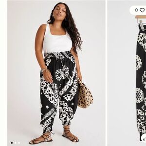 NWT Anthropologie Black and White Patterned Joggers L